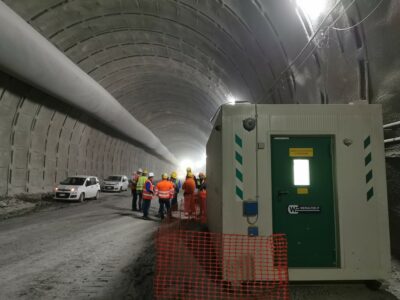 Refuge chamber in un tunnel